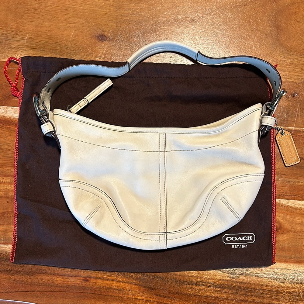 Vintage Coach Soho Bag 🤍